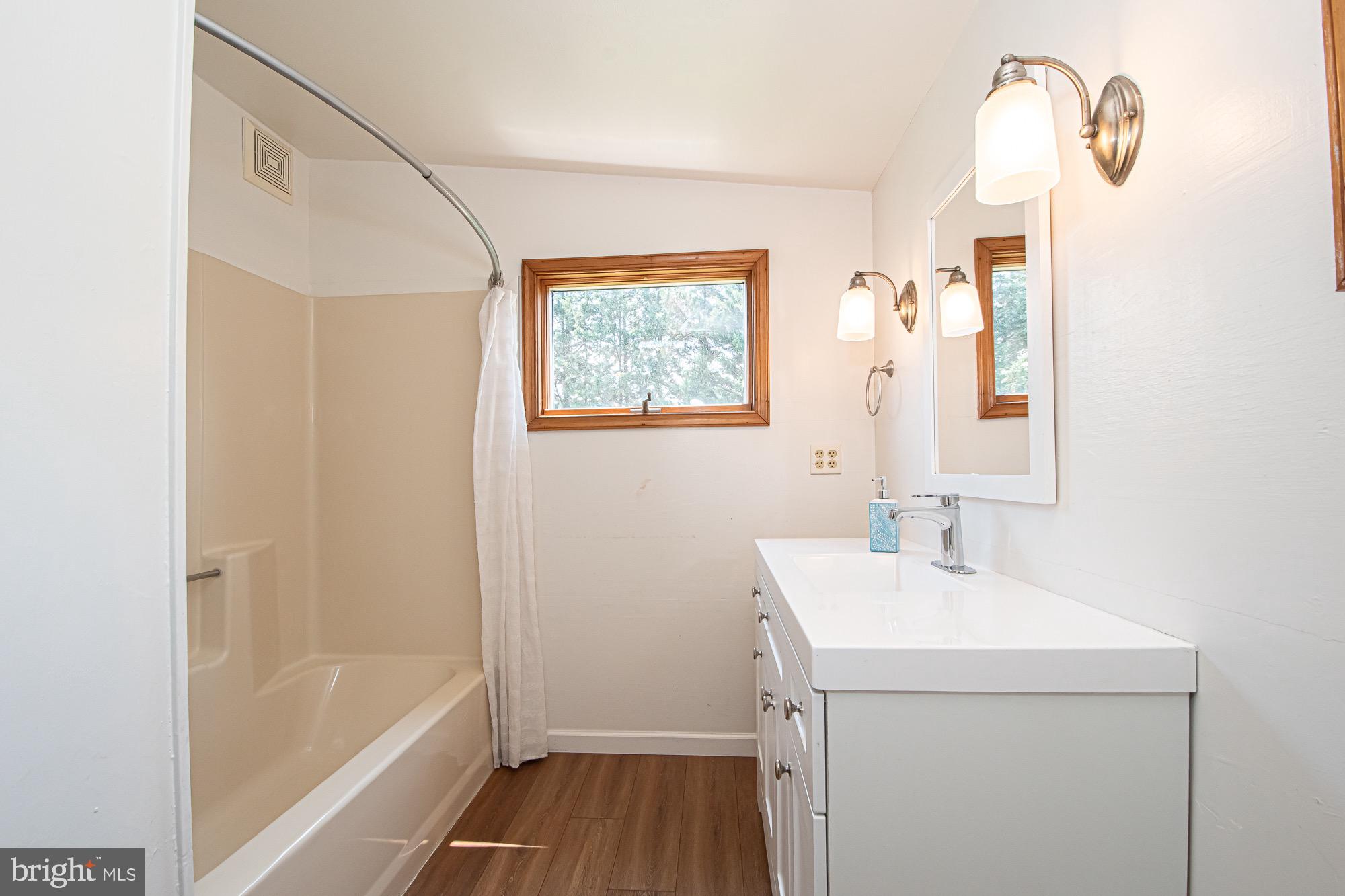 MADISON EDINBURG - Residential