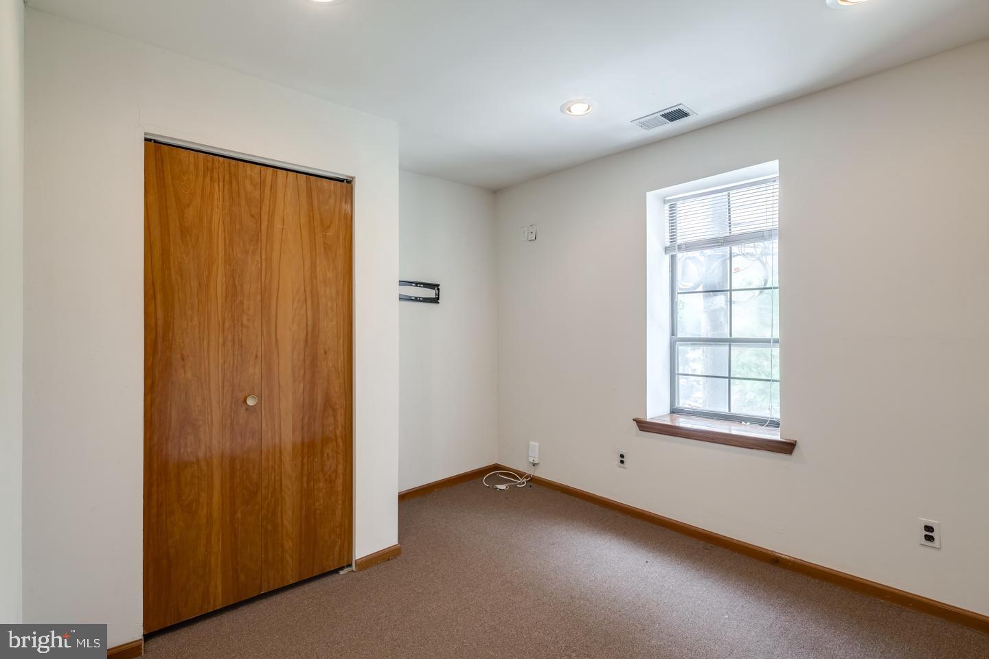 GRADUATE HOSPITAL - Residential Lease