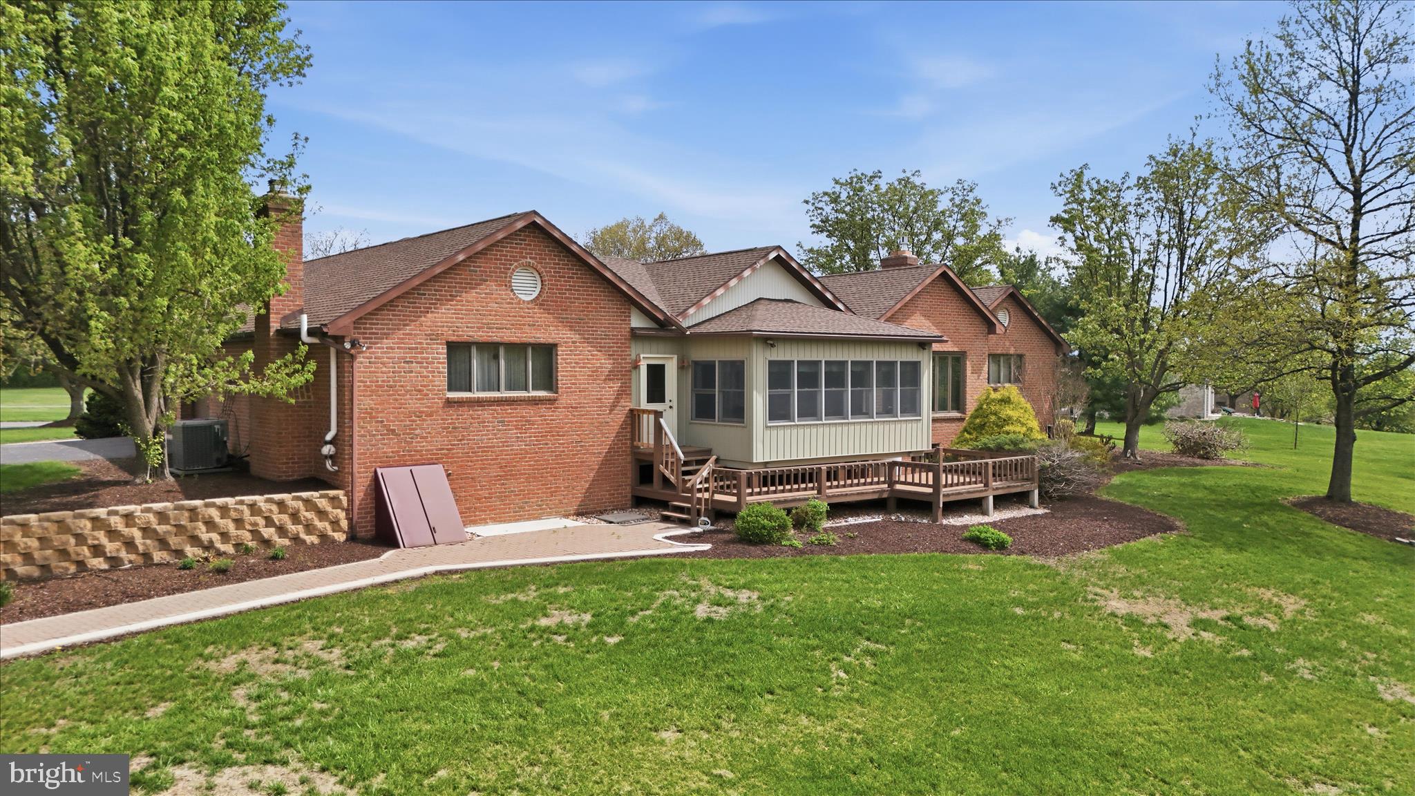 LAURICH TOWN HILL ESTATES - Residential