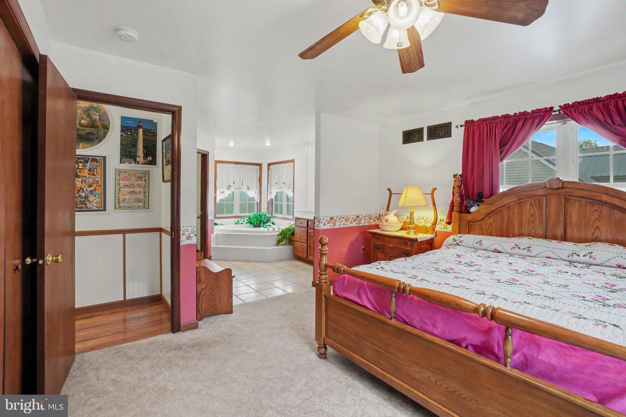 COUNTRY MEADOWS - Residential