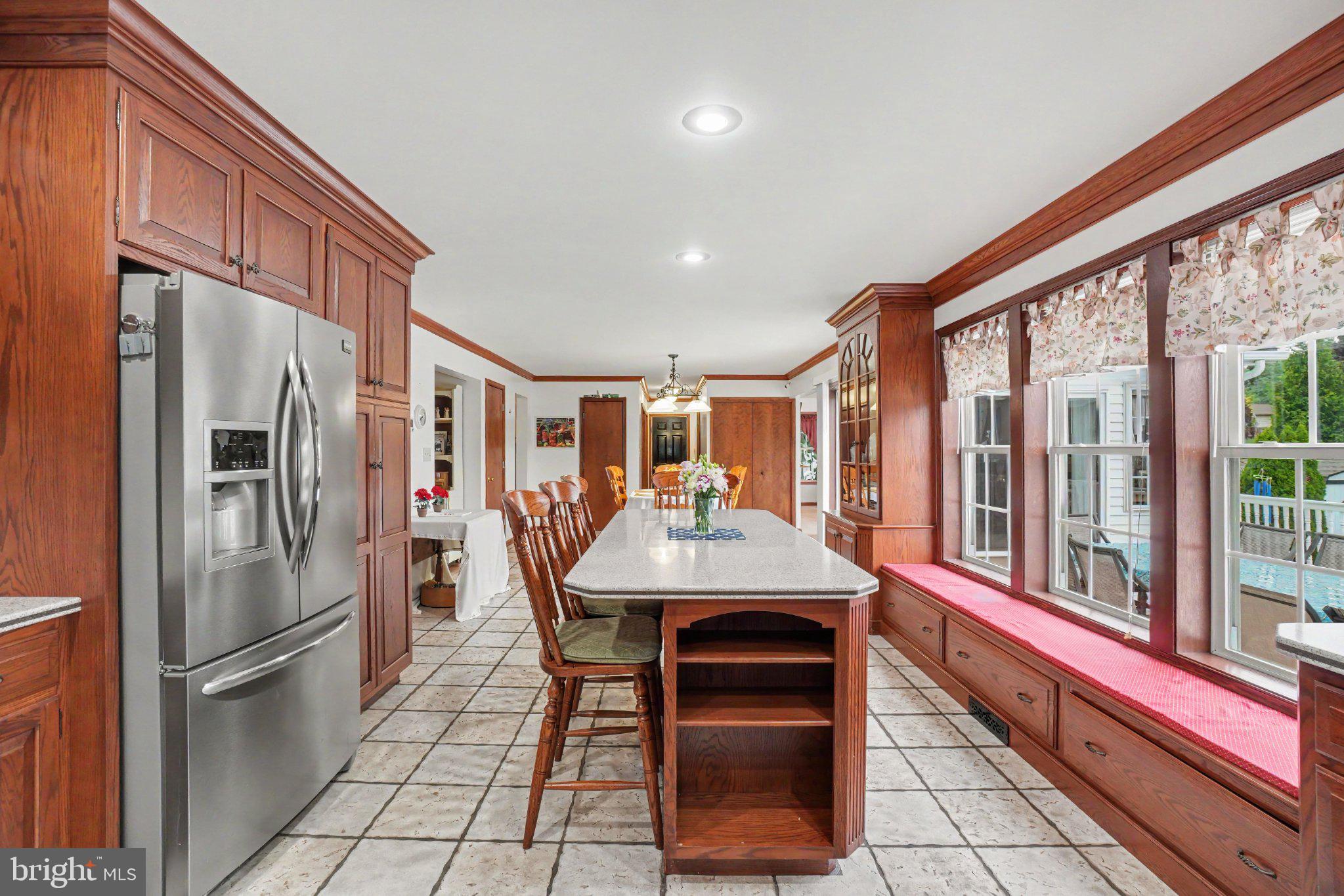 COUNTRY MEADOWS - Residential