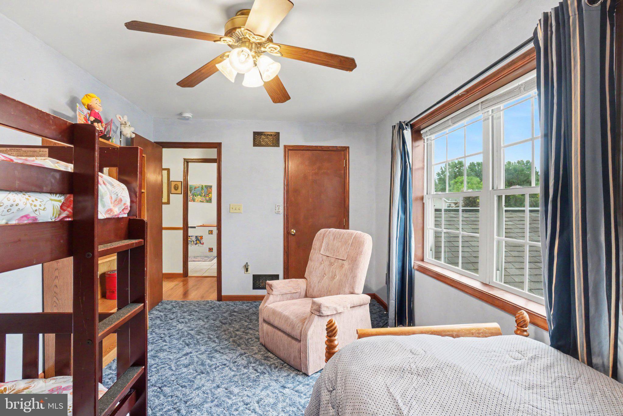 COUNTRY MEADOWS - Residential