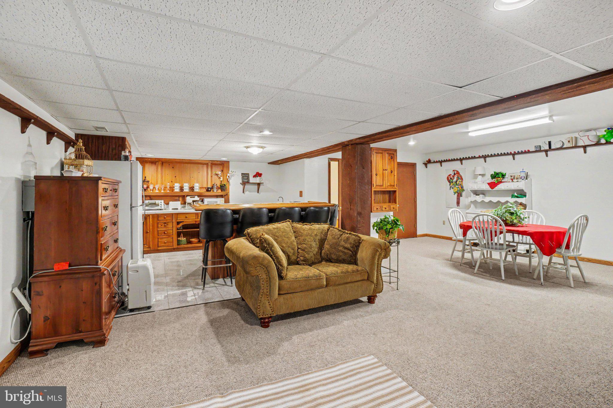 COUNTRY MEADOWS - Residential