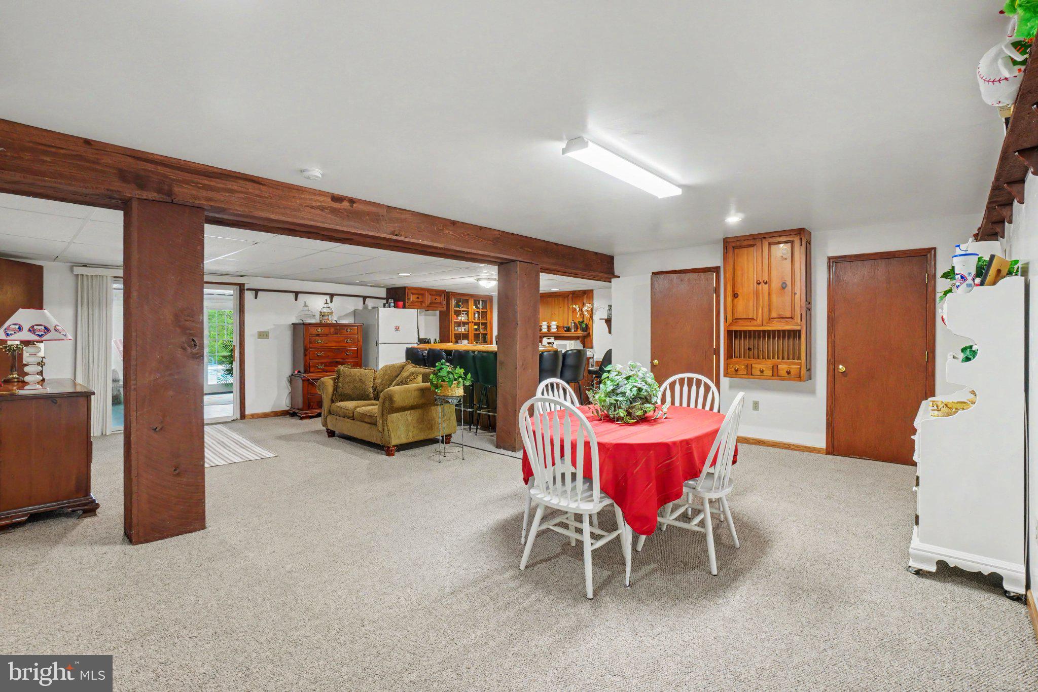 COUNTRY MEADOWS - Residential