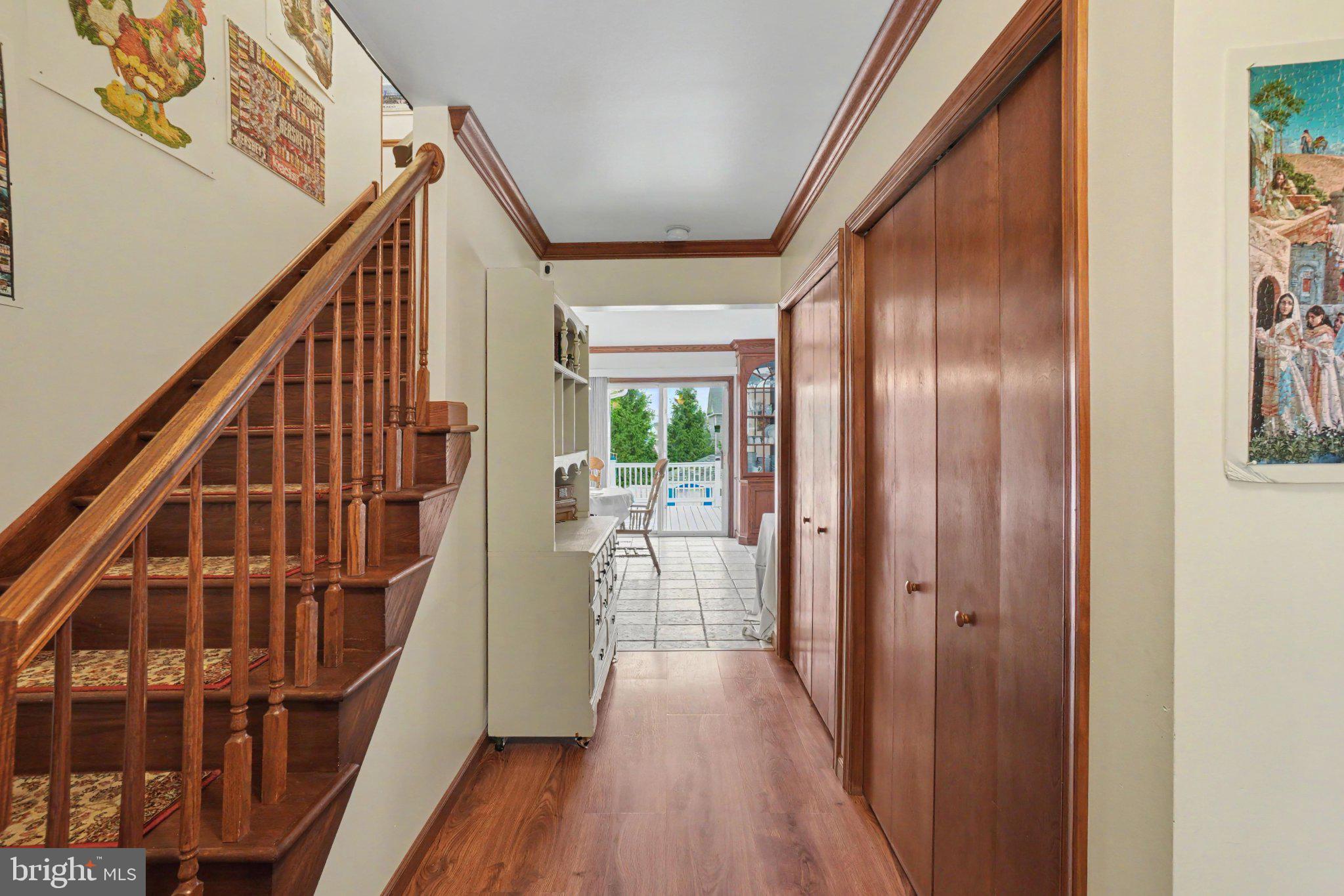 COUNTRY MEADOWS - Residential