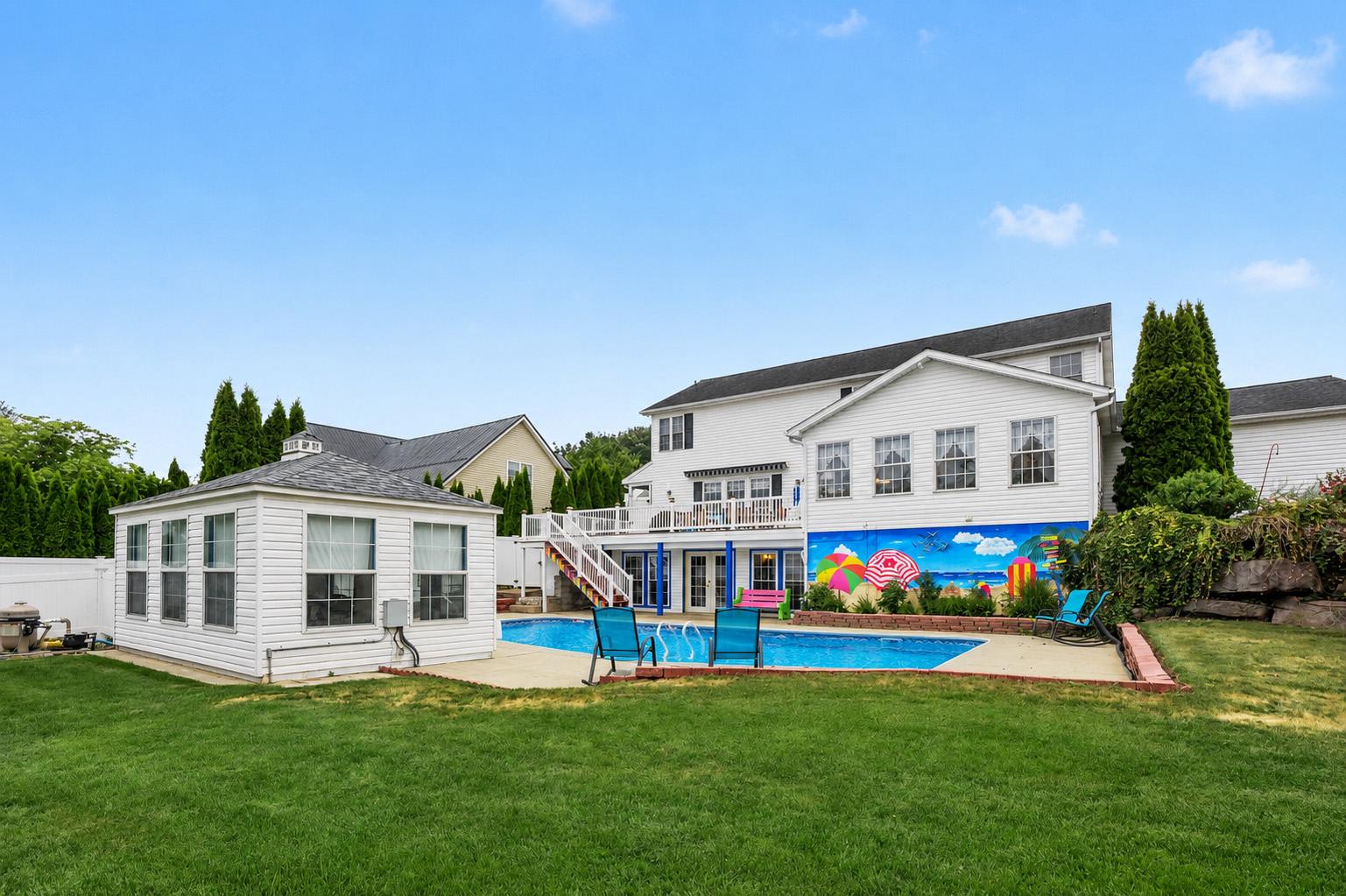 COUNTRY MEADOWS - Residential