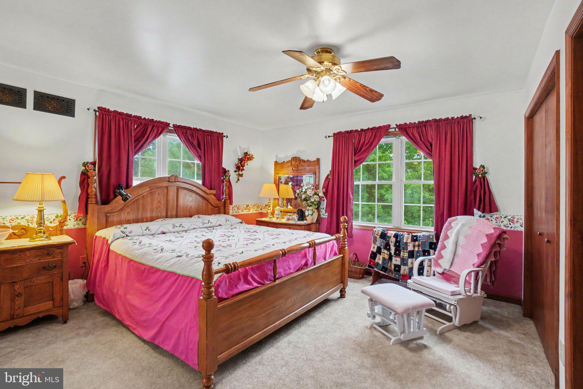 COUNTRY MEADOWS - Residential