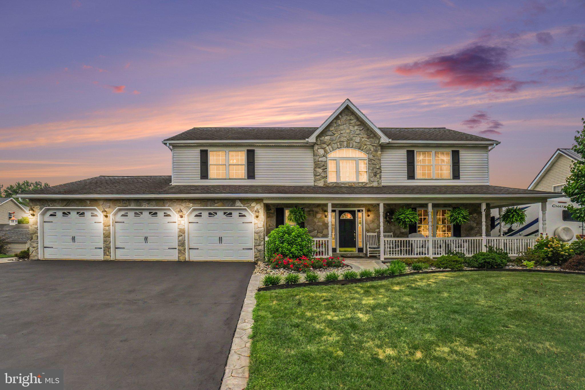 COUNTRY MEADOWS - Residential