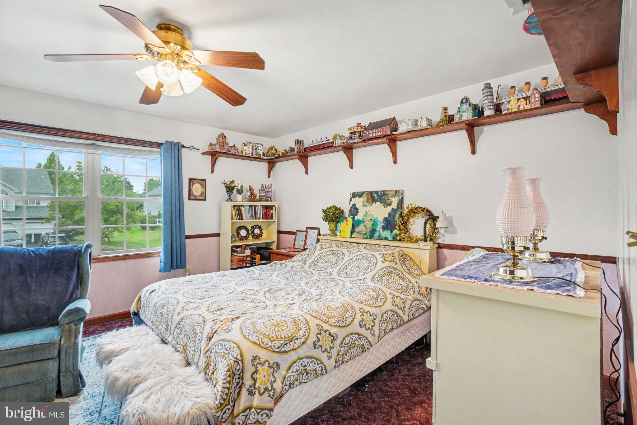 COUNTRY MEADOWS - Residential