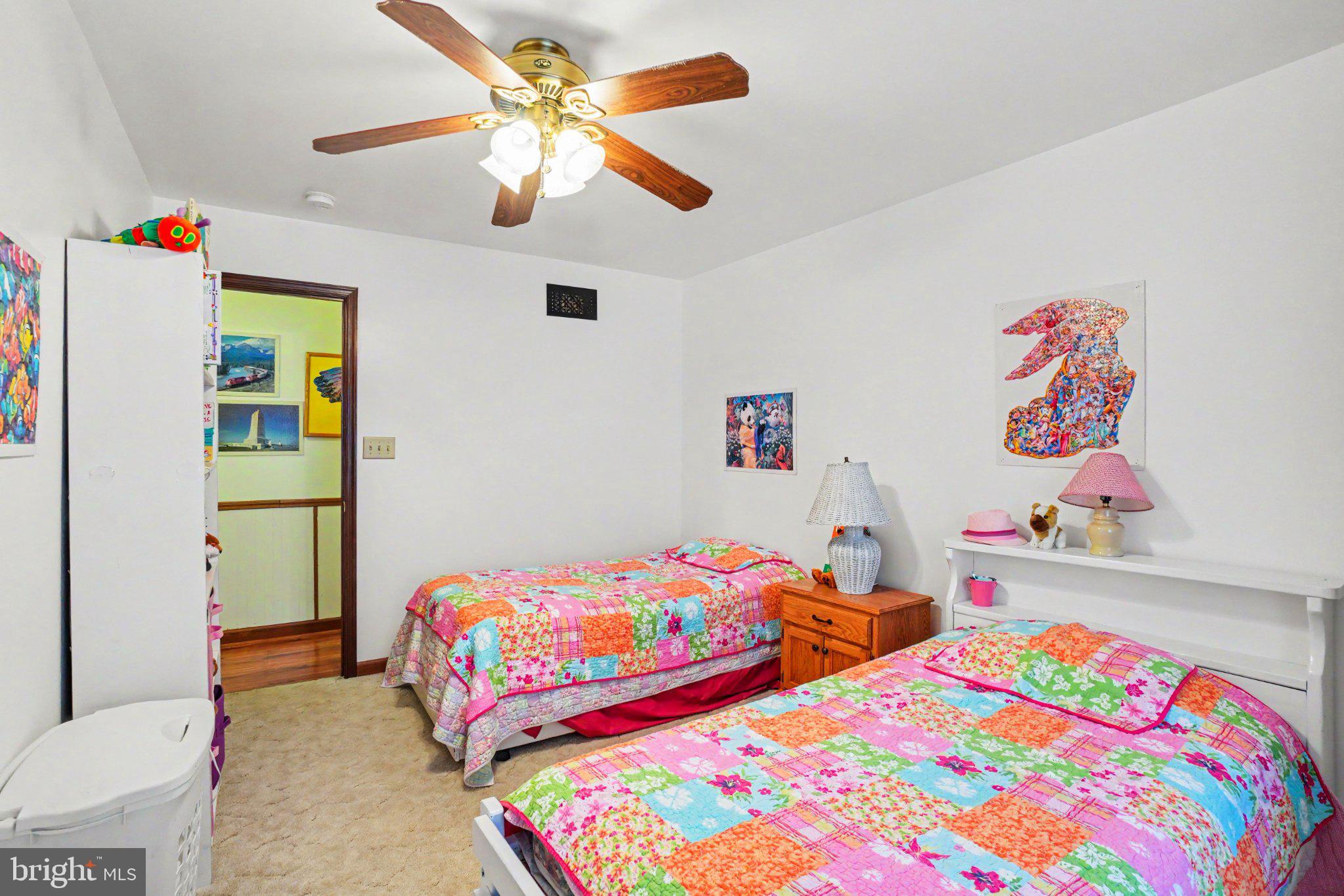 COUNTRY MEADOWS - Residential