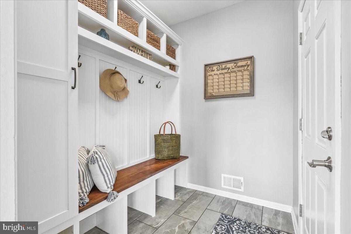 HOLLY HILLS - Residential