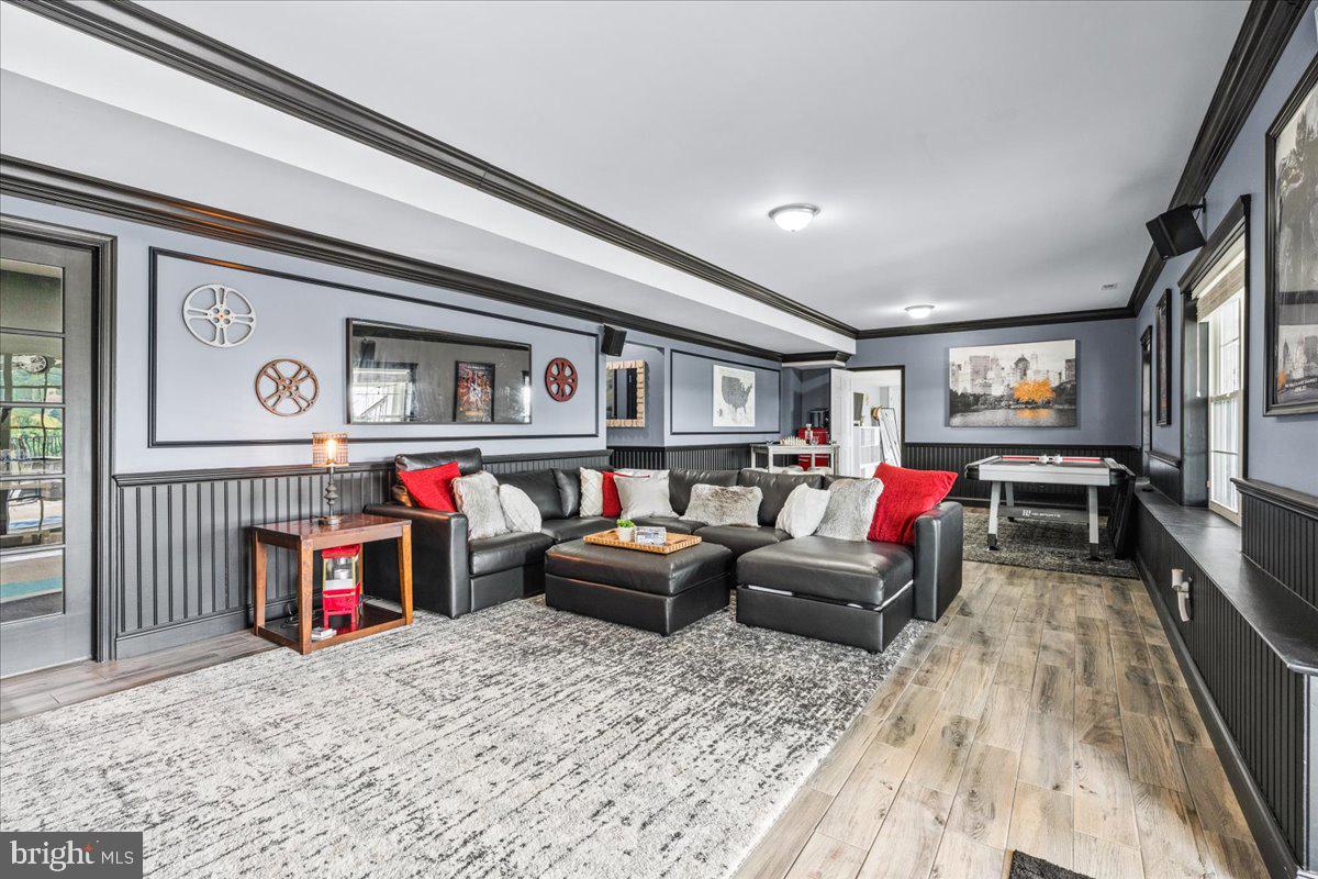 HOLLY HILLS - Residential