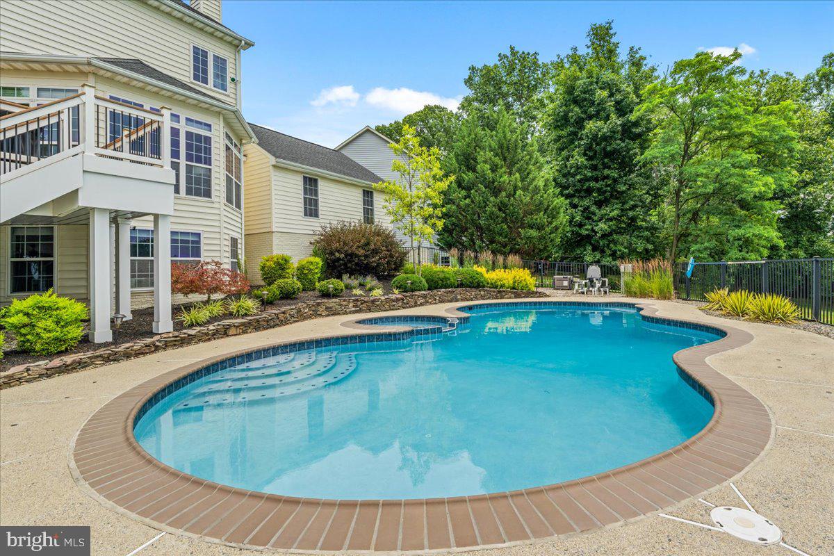 HOLLY HILLS - Residential