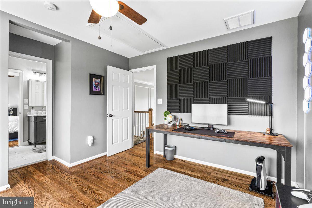 HOLLY HILLS - Residential