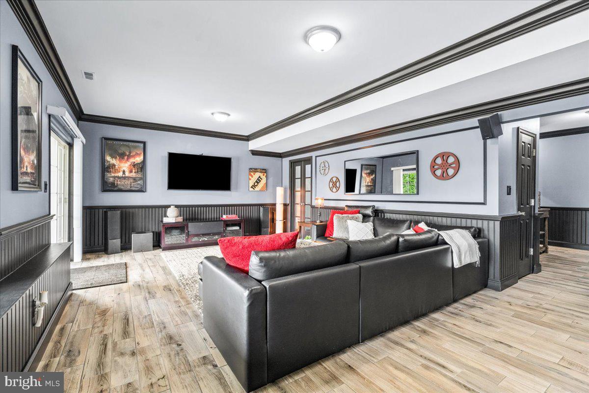HOLLY HILLS - Residential