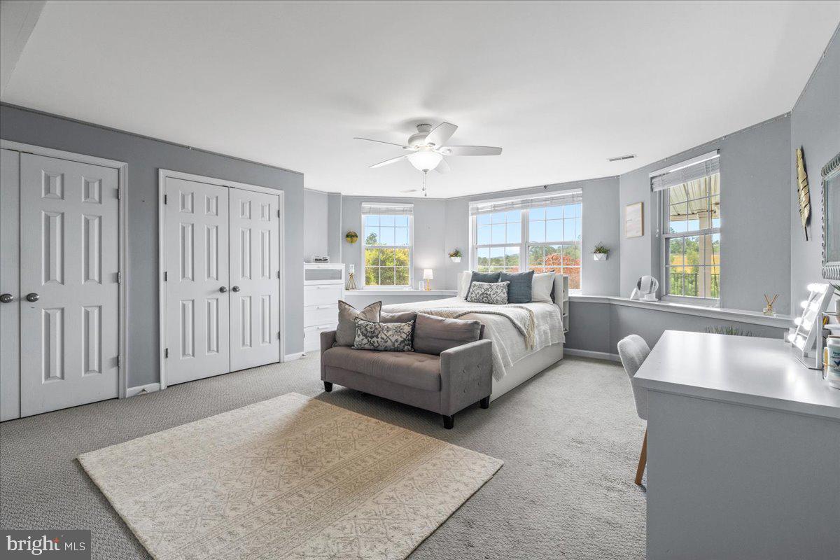 HOLLY HILLS - Residential