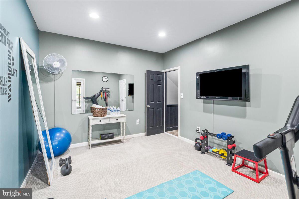 HOLLY HILLS - Residential