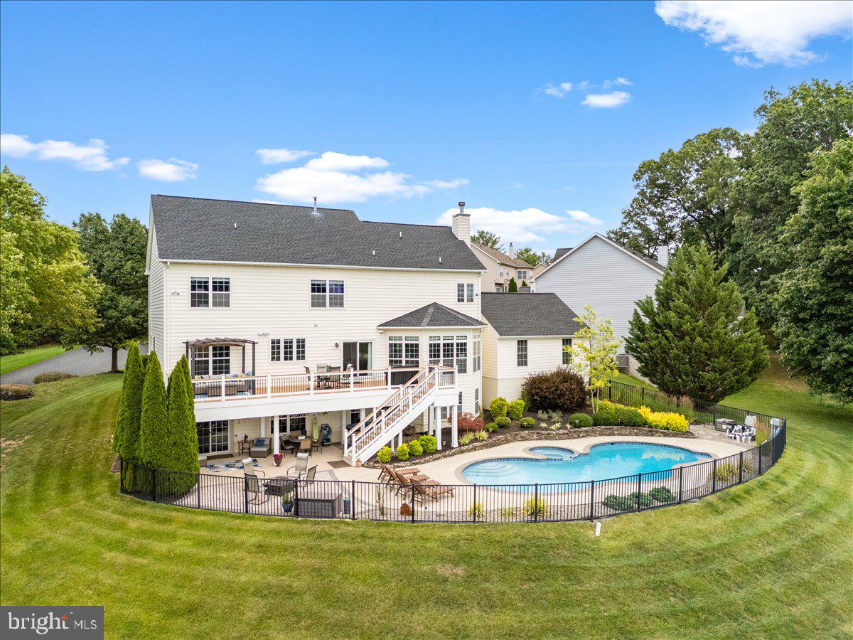 HOLLY HILLS - Residential