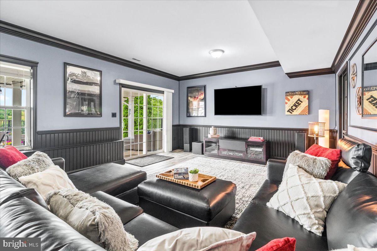 HOLLY HILLS - Residential