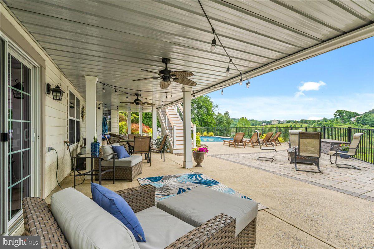 HOLLY HILLS - Residential