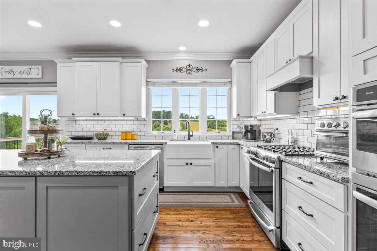 HOLLY HILLS - Residential