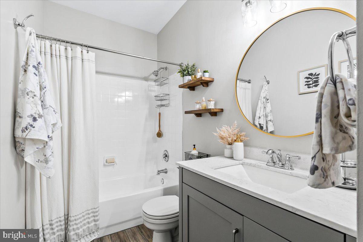 HOLLY HILLS - Residential