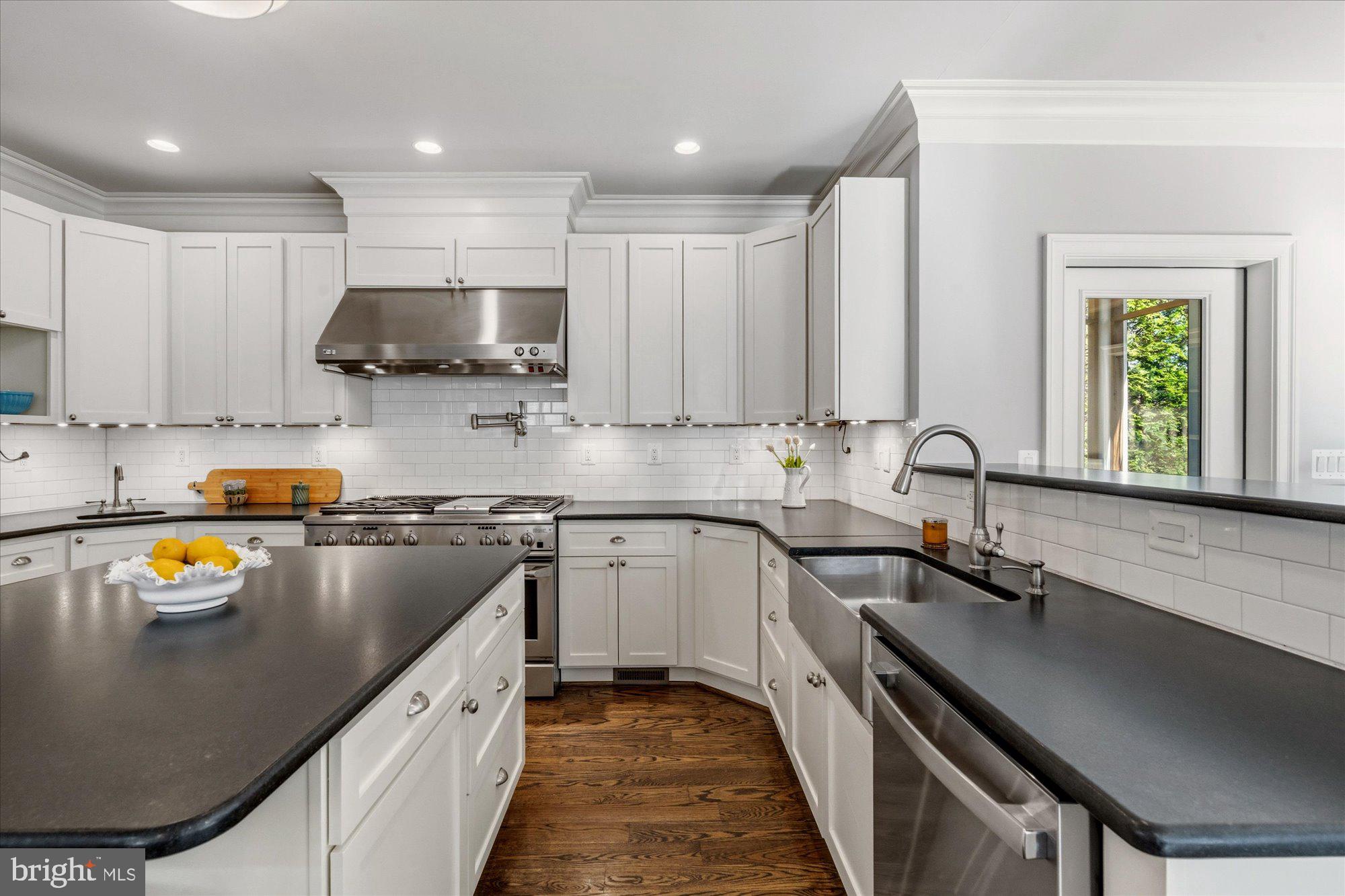 BEVERLEY HILLS - Residential