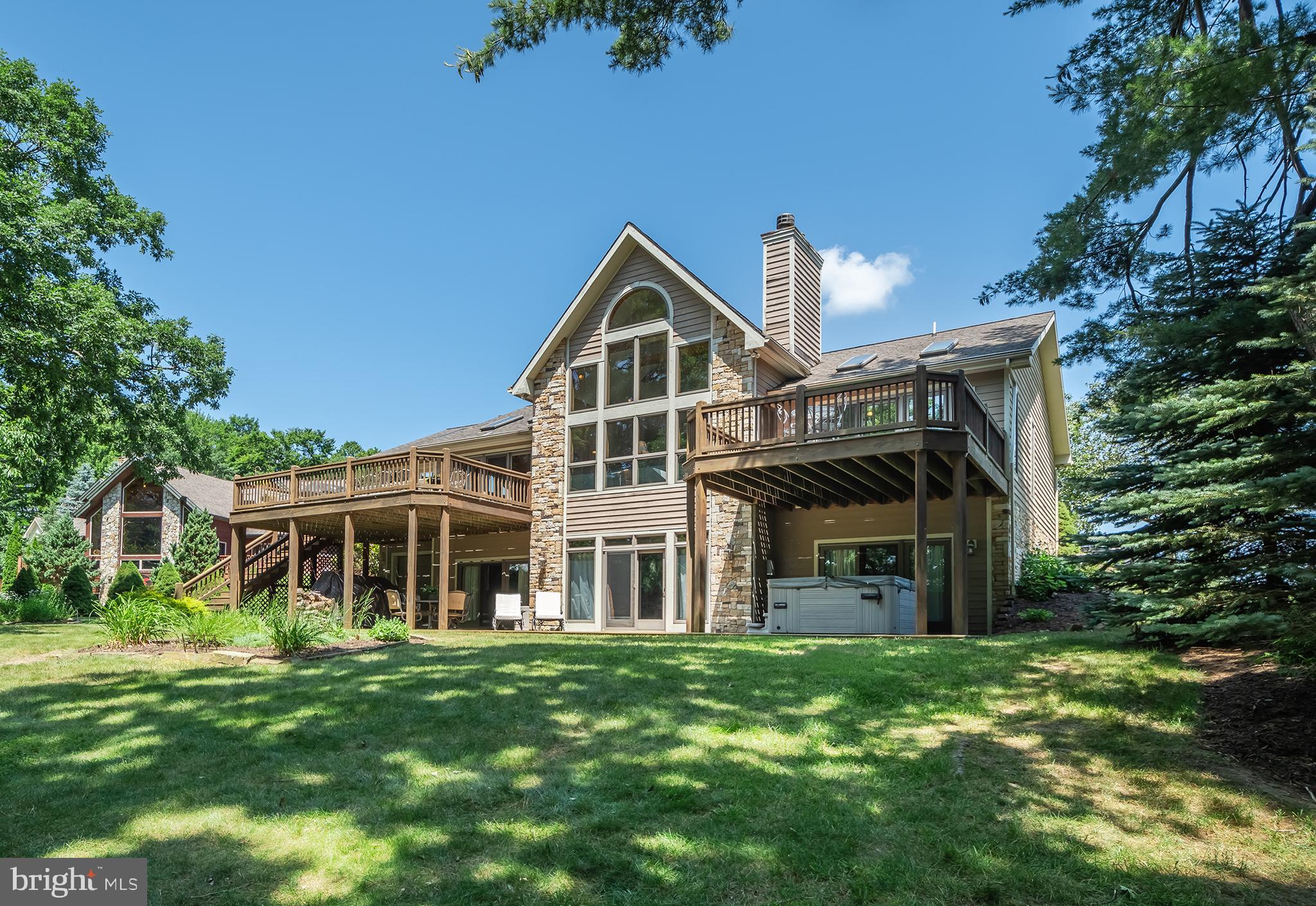 WATERFRONT GREENS - Residential