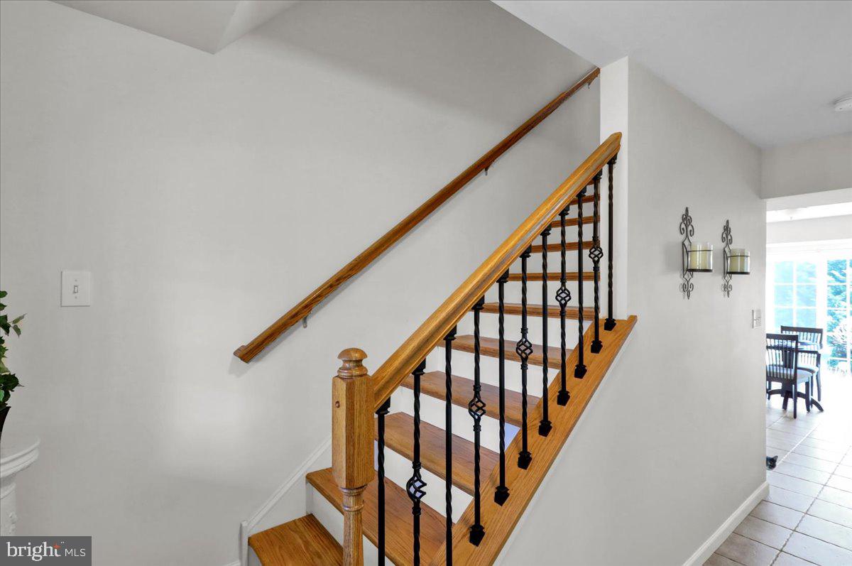 MEADOWBROOK - Residential