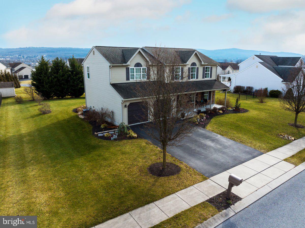 MEADOWBROOK - Residential