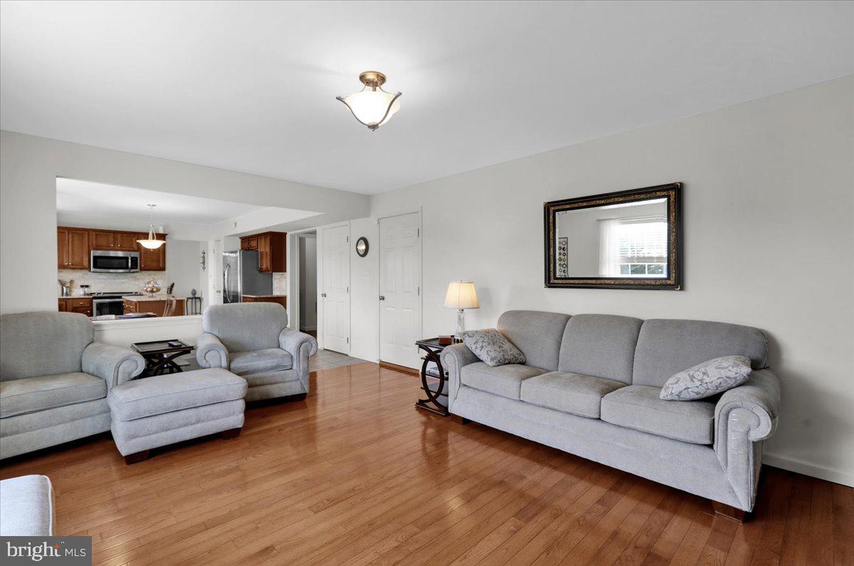 MEADOWBROOK - Residential