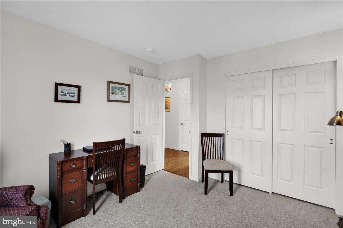 MEADOWBROOK - Residential