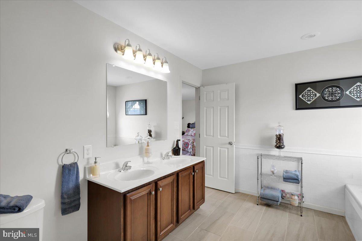 MEADOWBROOK - Residential