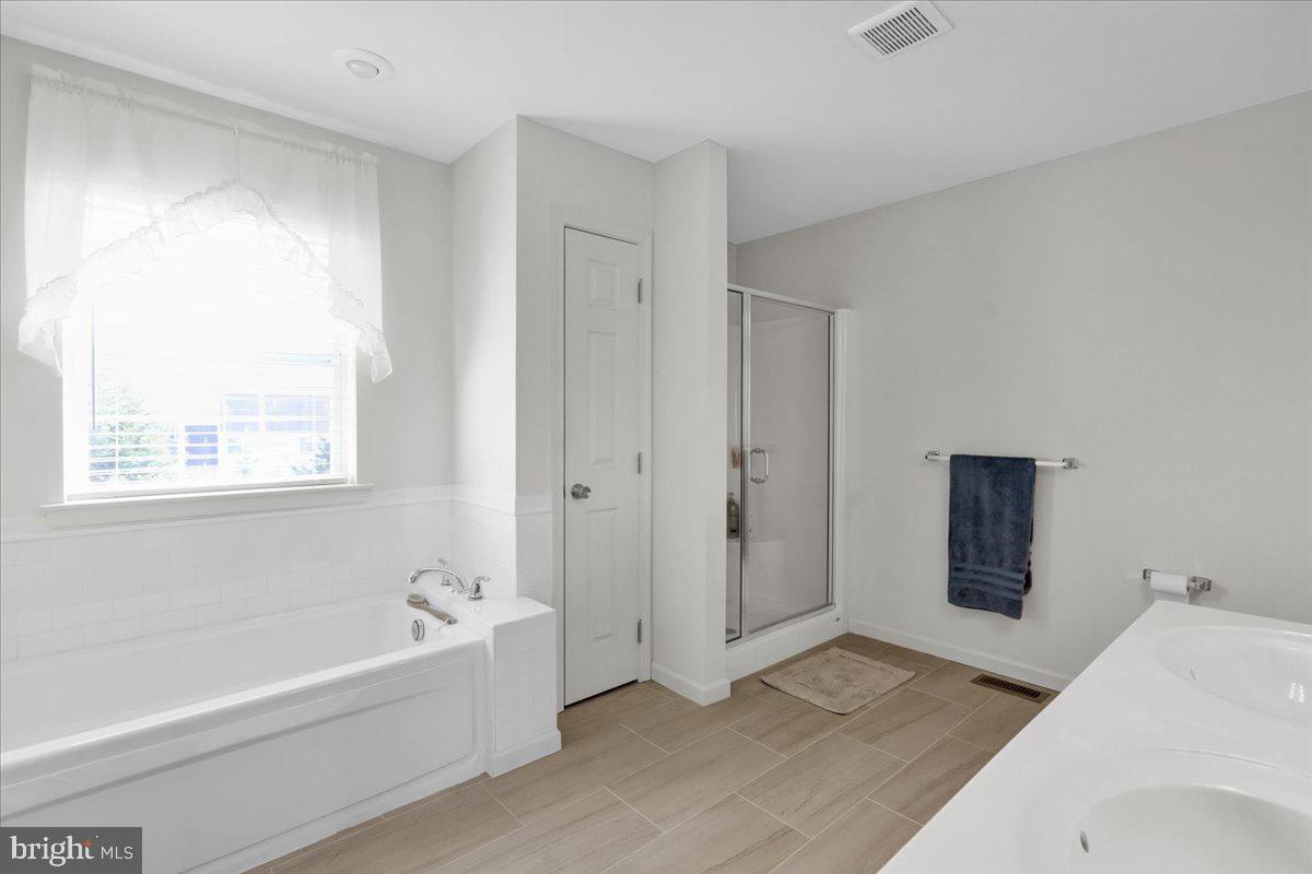 MEADOWBROOK - Residential