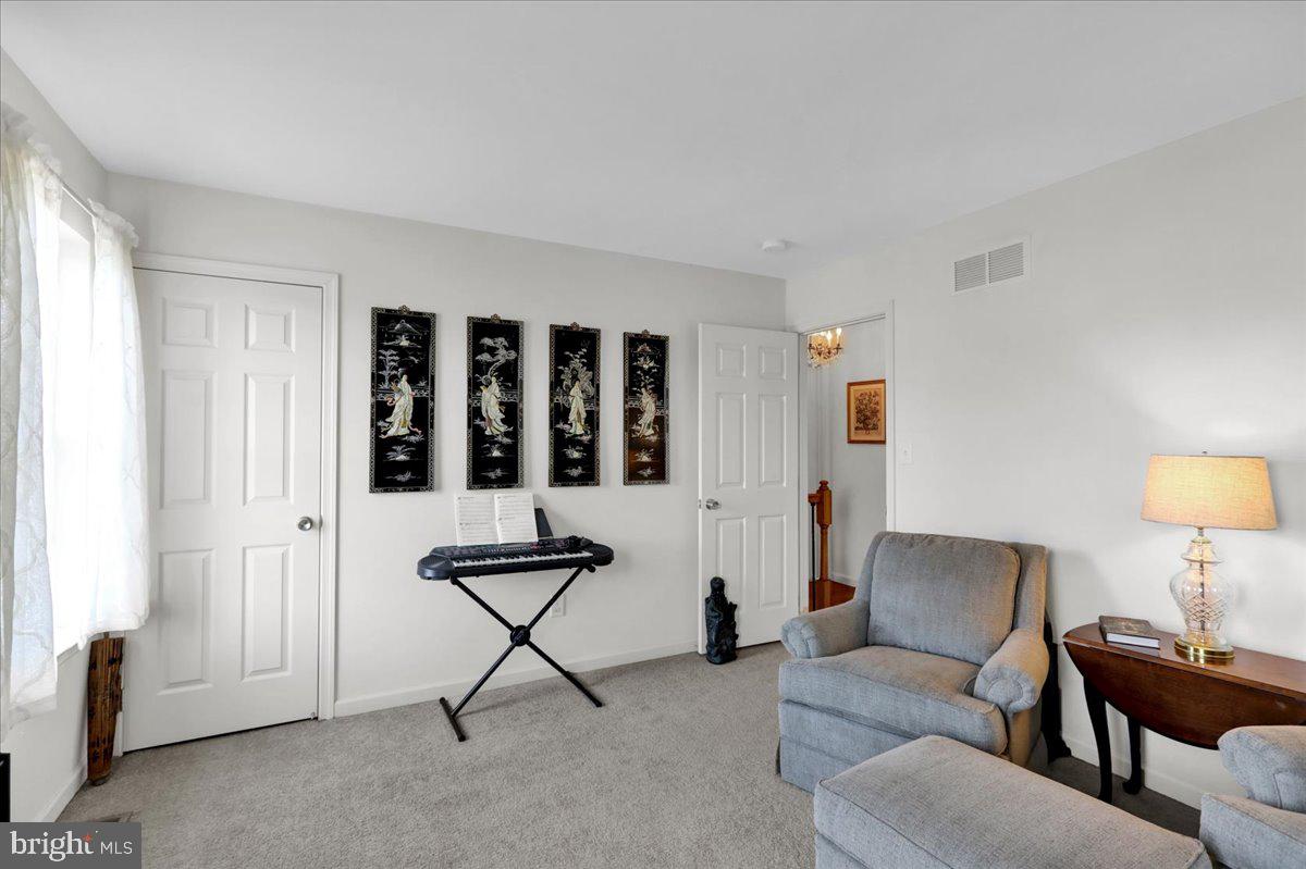 MEADOWBROOK - Residential