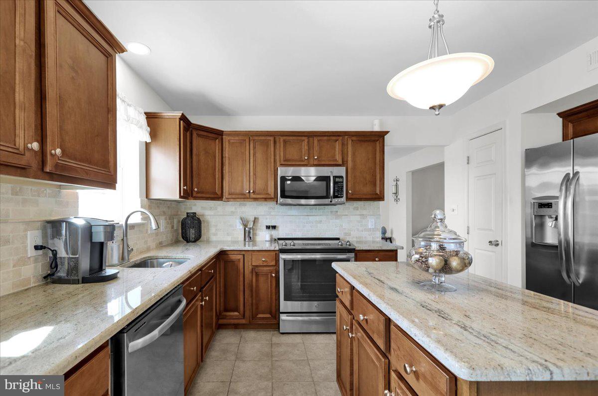 MEADOWBROOK - Residential