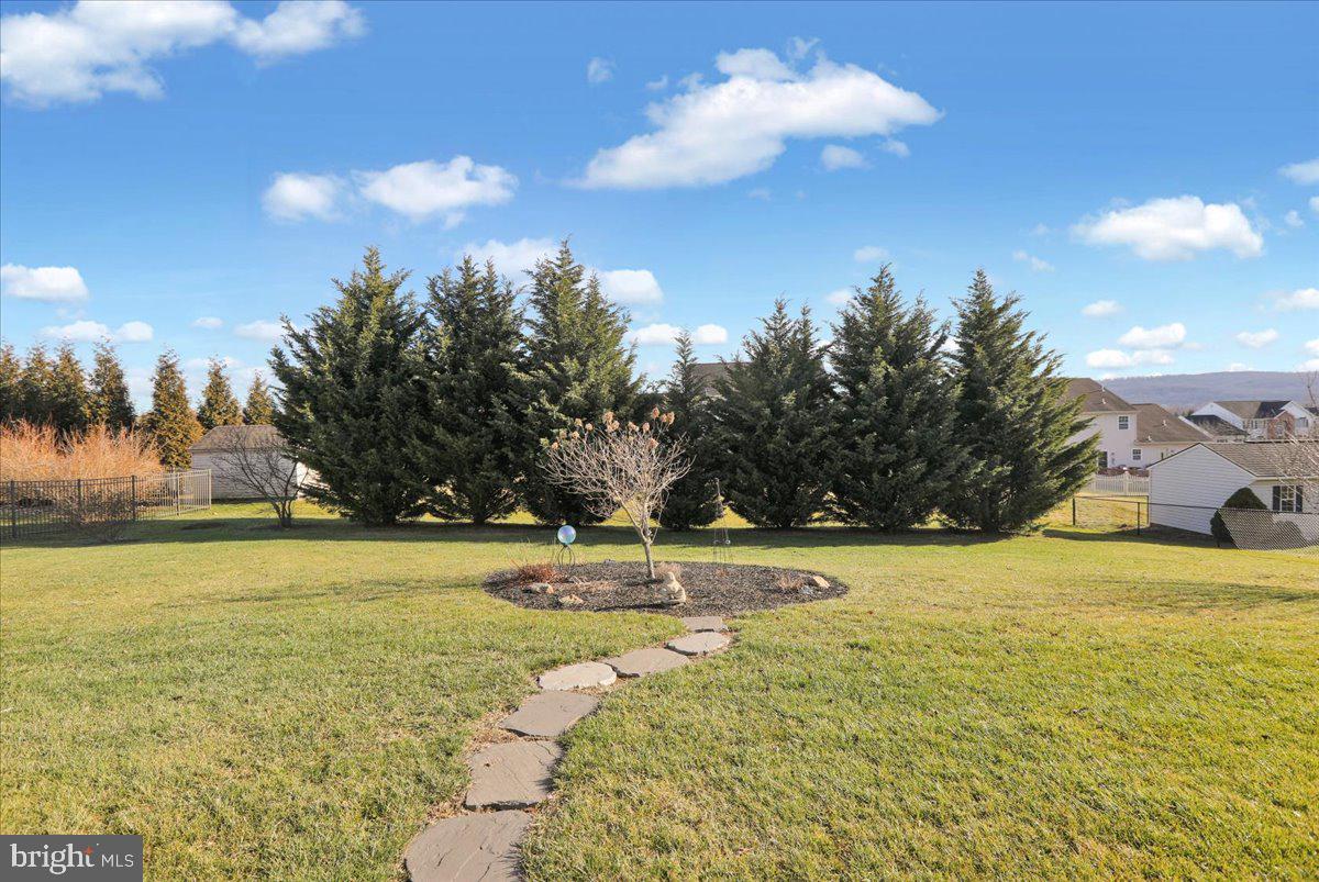 MEADOWBROOK - Residential