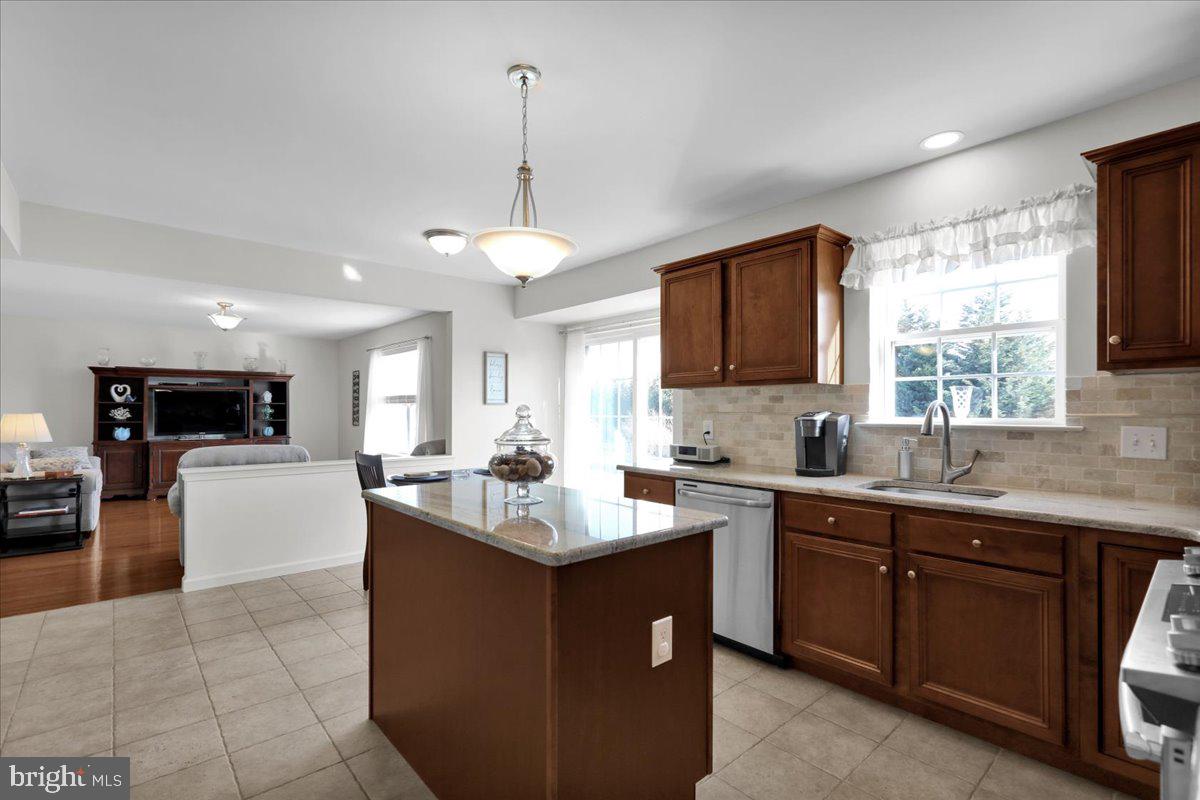 MEADOWBROOK - Residential