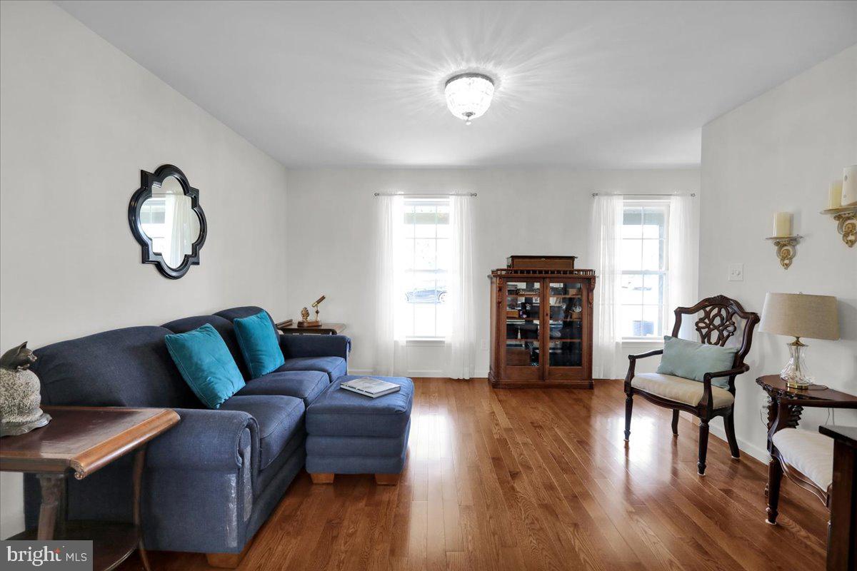 MEADOWBROOK - Residential