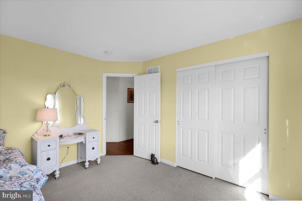 MEADOWBROOK - Residential