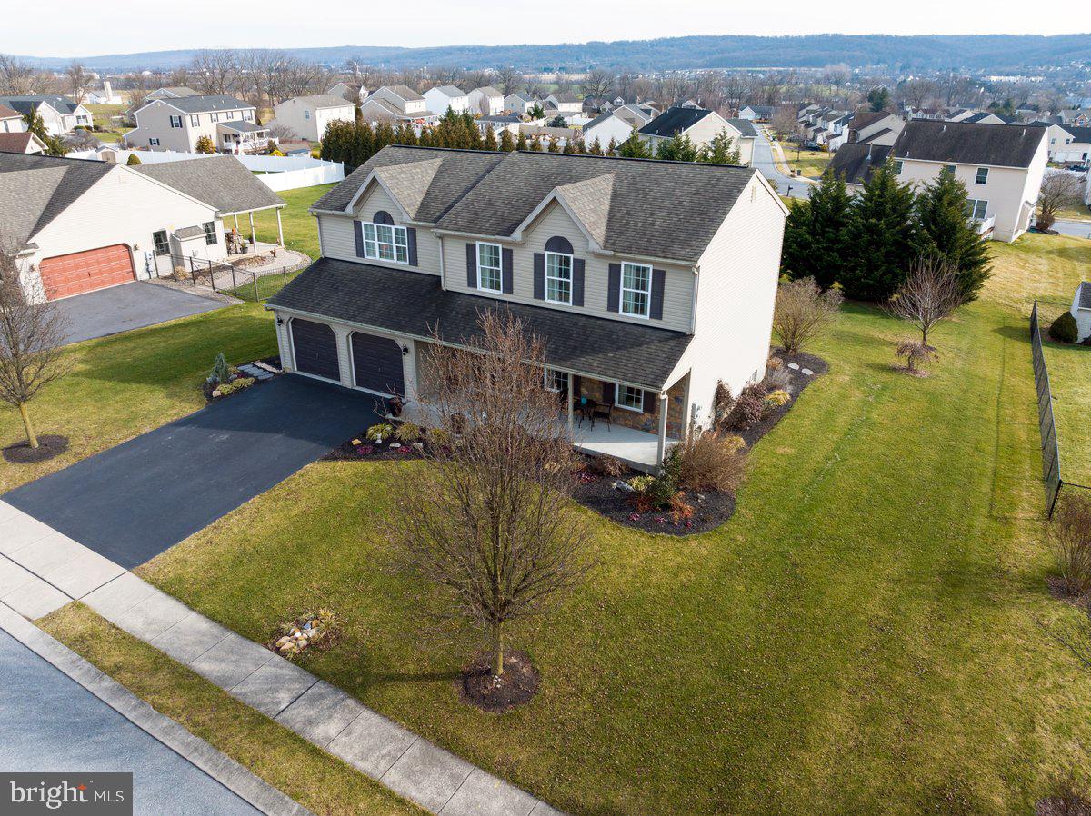 MEADOWBROOK - Residential