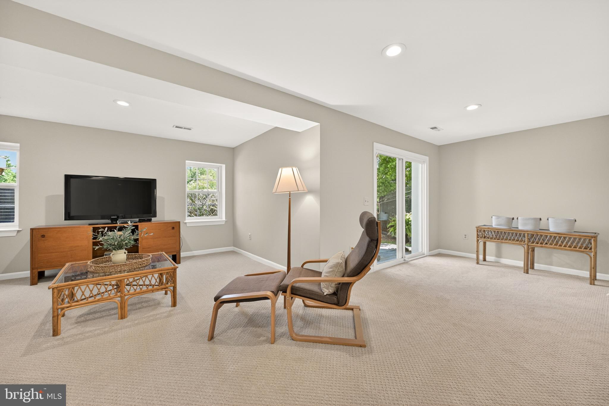 DARNESTOWN KNOLLS - Residential