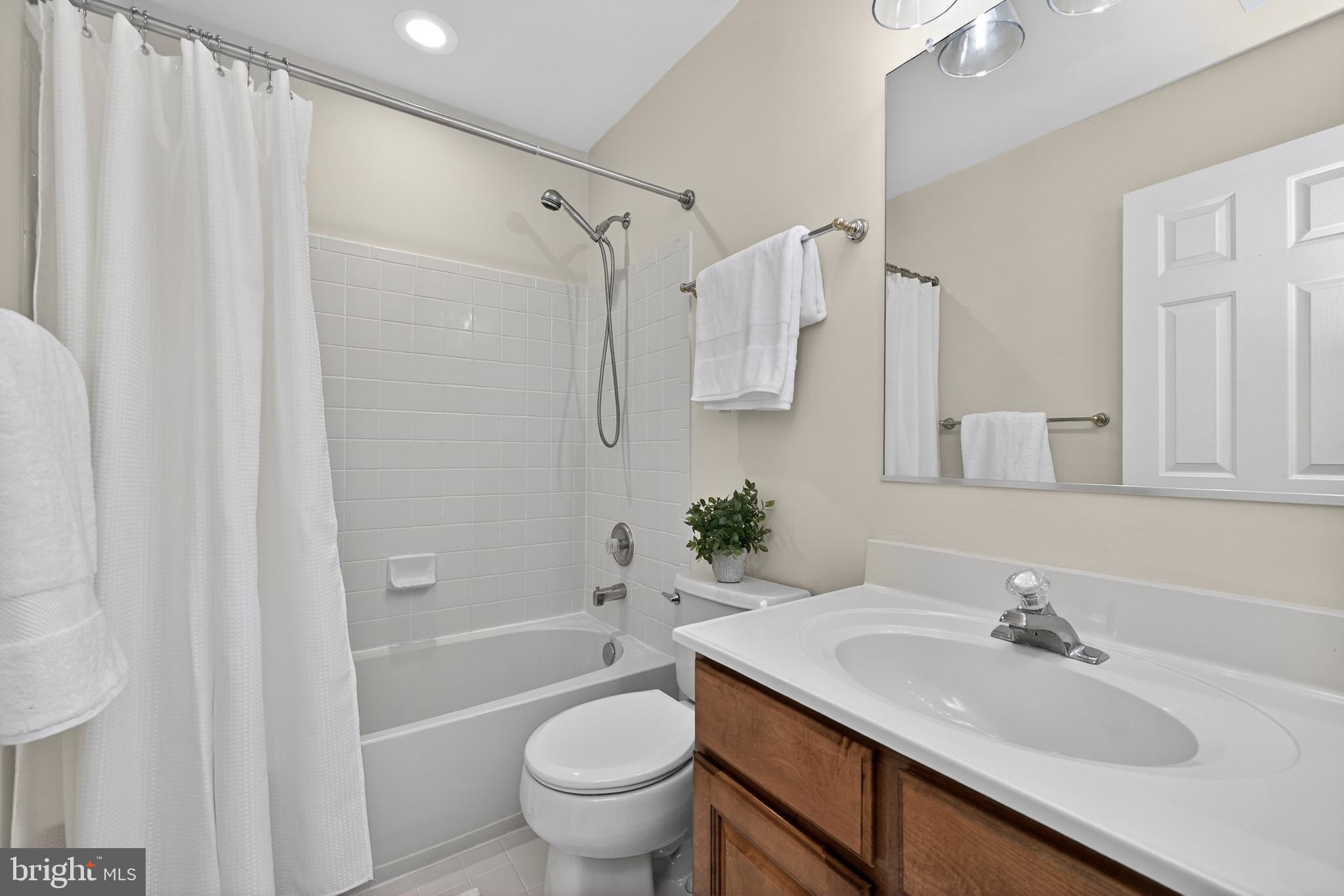 DARNESTOWN KNOLLS - Residential