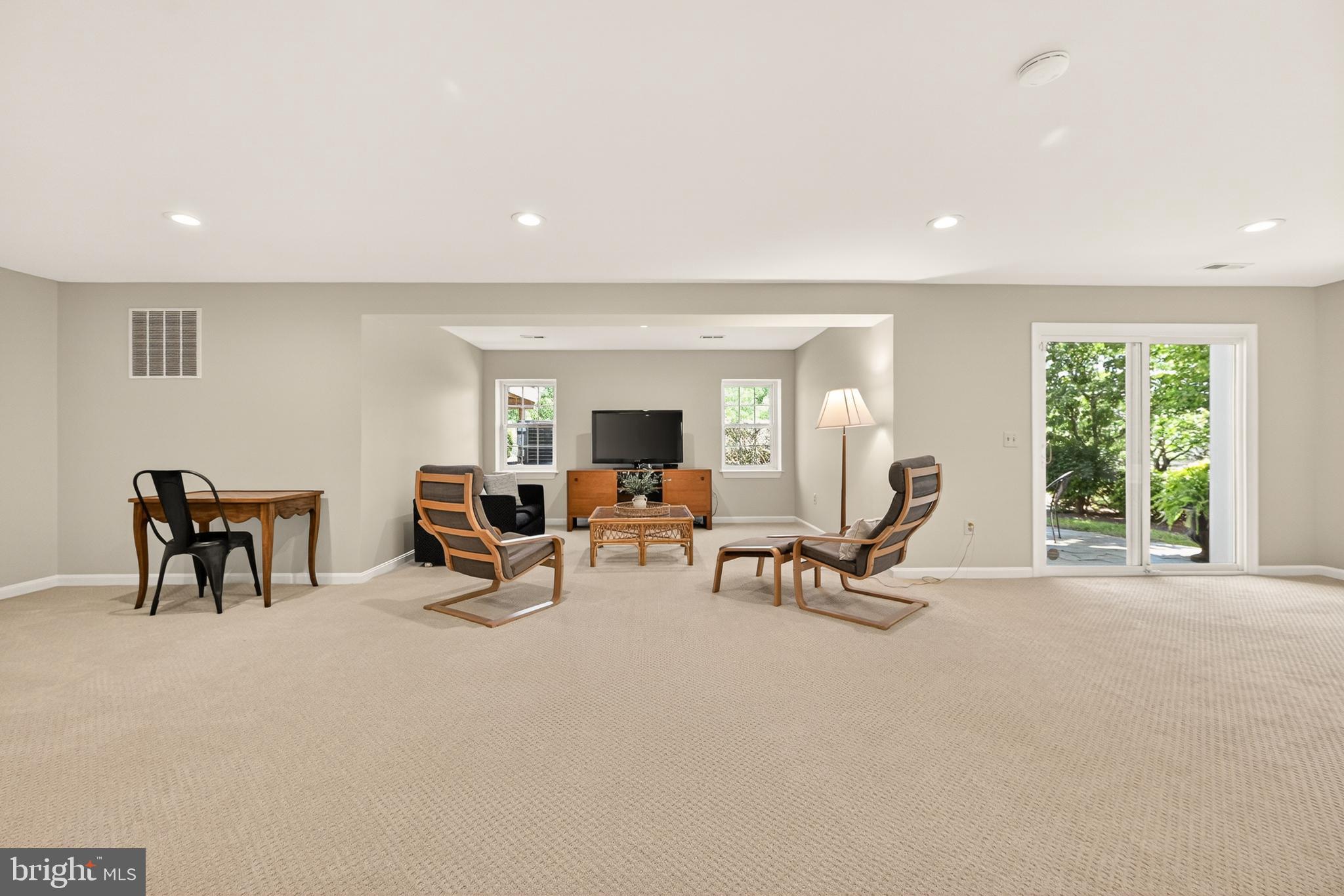 DARNESTOWN KNOLLS - Residential