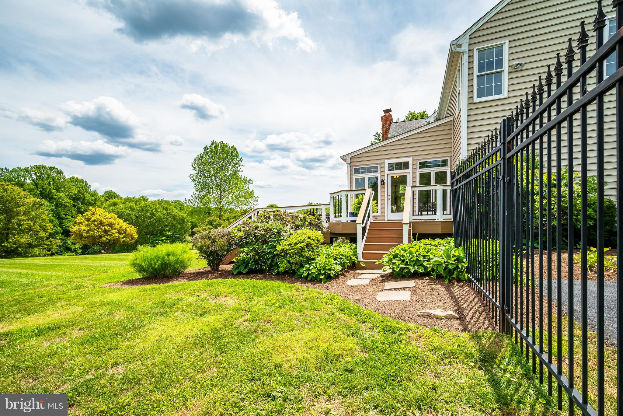 DARNESTOWN KNOLLS - Residential
