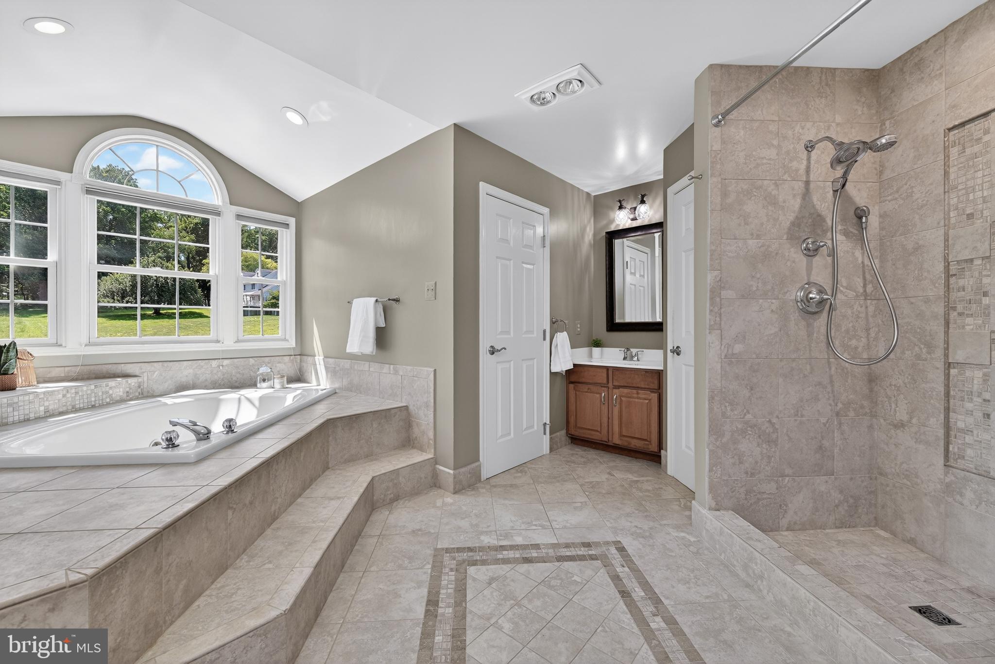DARNESTOWN KNOLLS - Residential