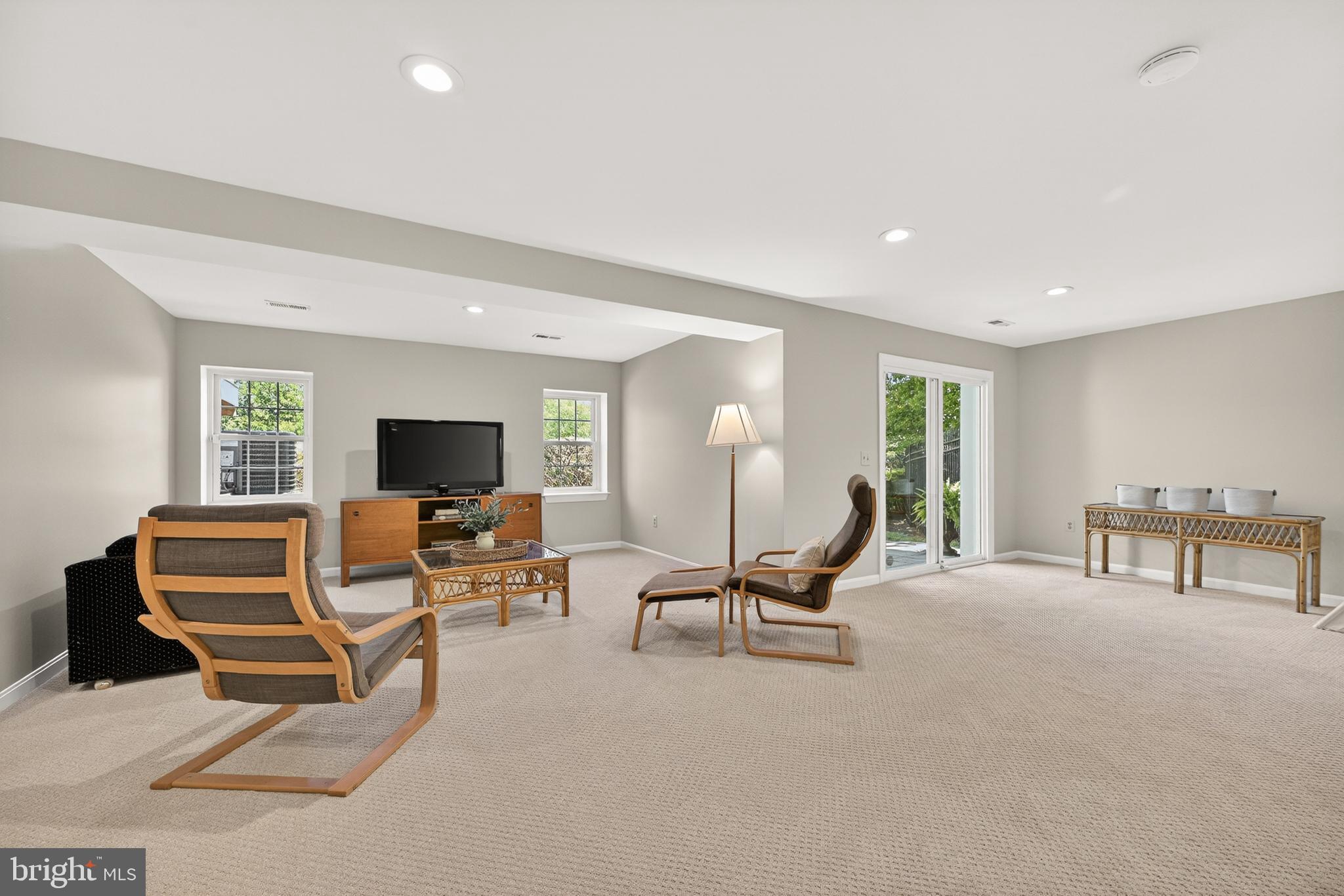 DARNESTOWN KNOLLS - Residential