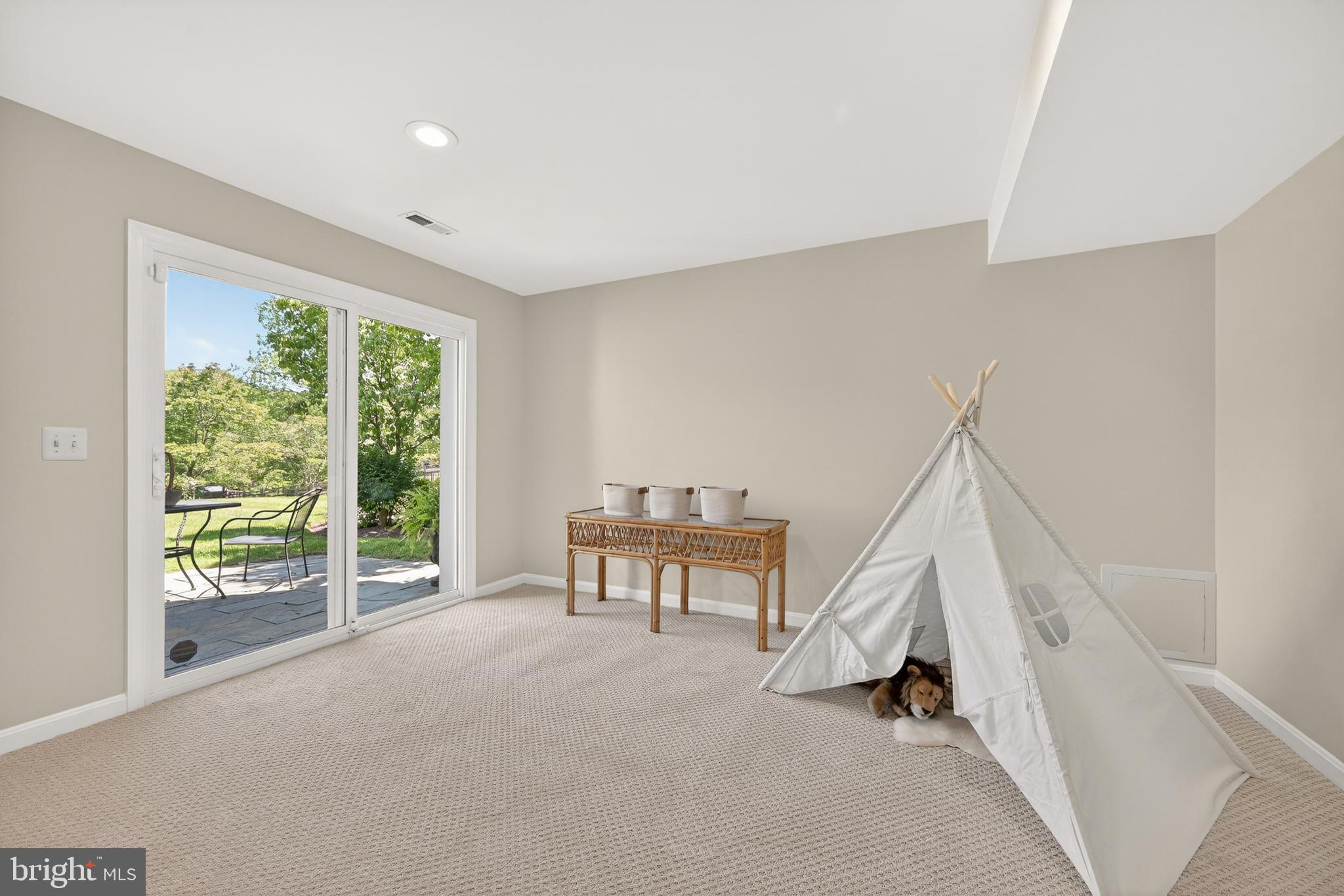 DARNESTOWN KNOLLS - Residential