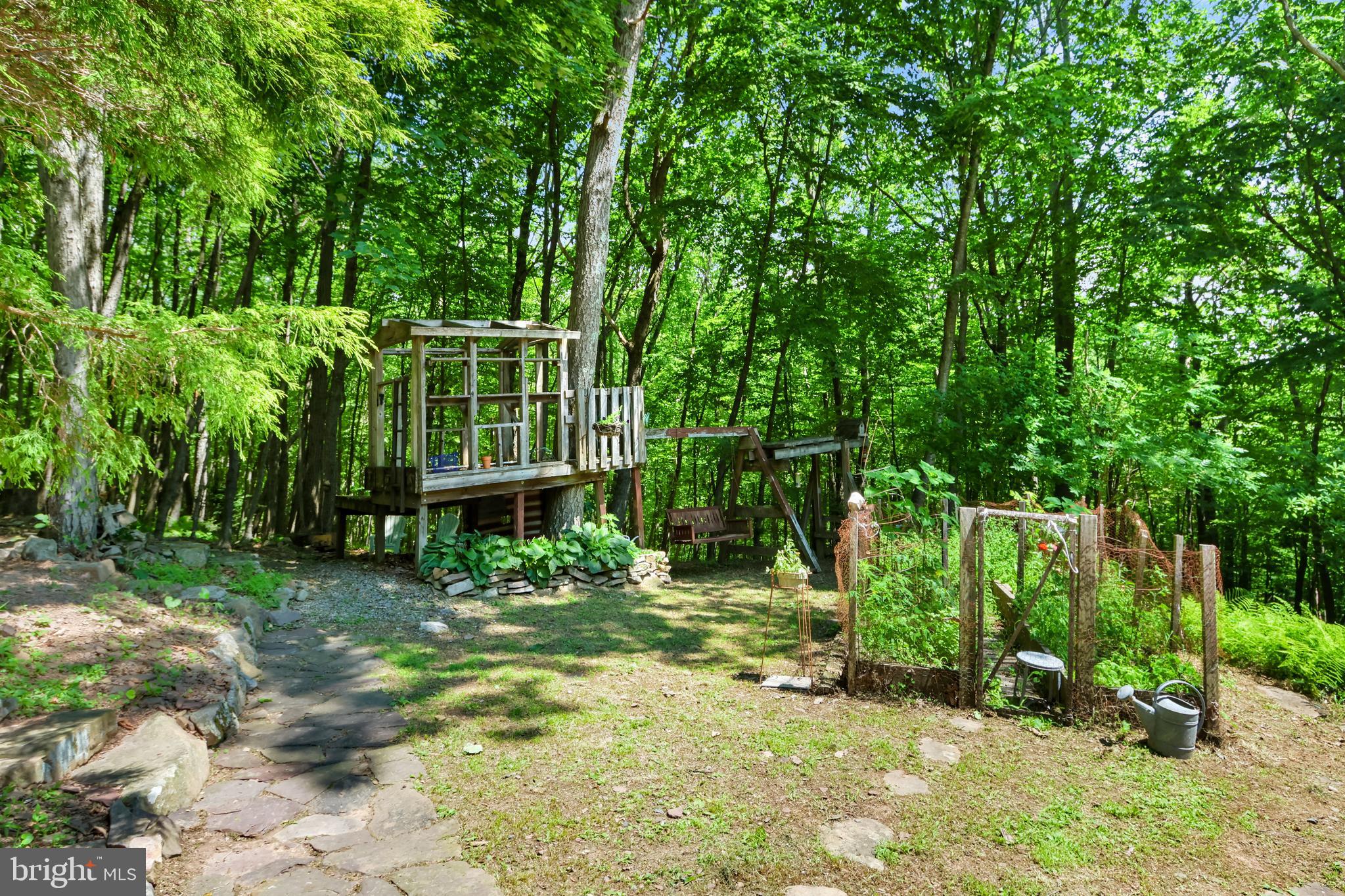 BELTZVILLE LAKE EST - Residential