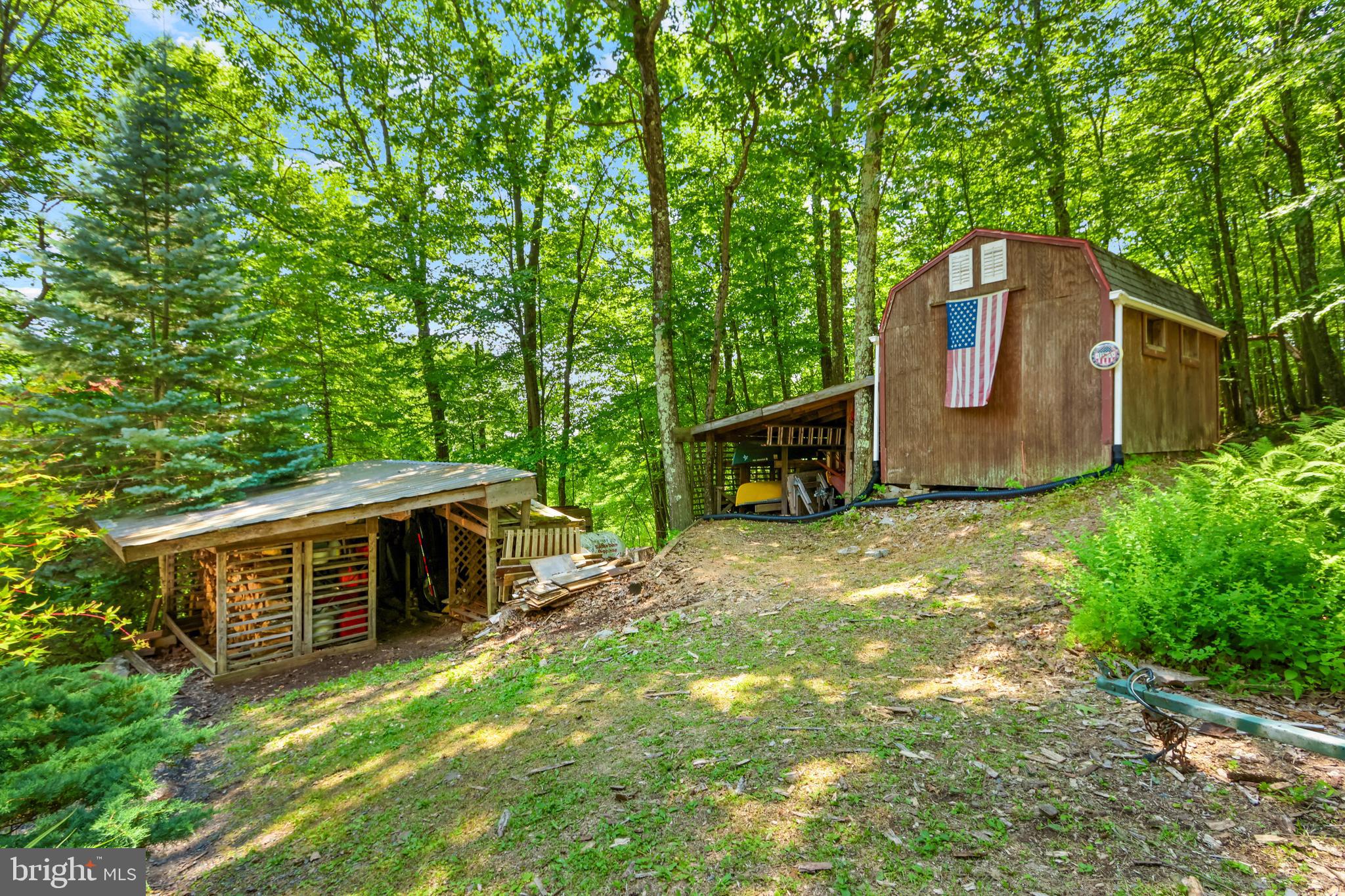 BELTZVILLE LAKE EST - Residential
